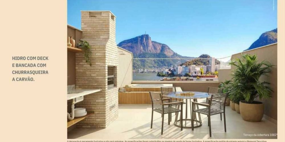Terraço da cobertura do Be In Rio com churrasqueira a carvão, deck com hidro e vista panorâmica para a Lagoa e o Cristo.
